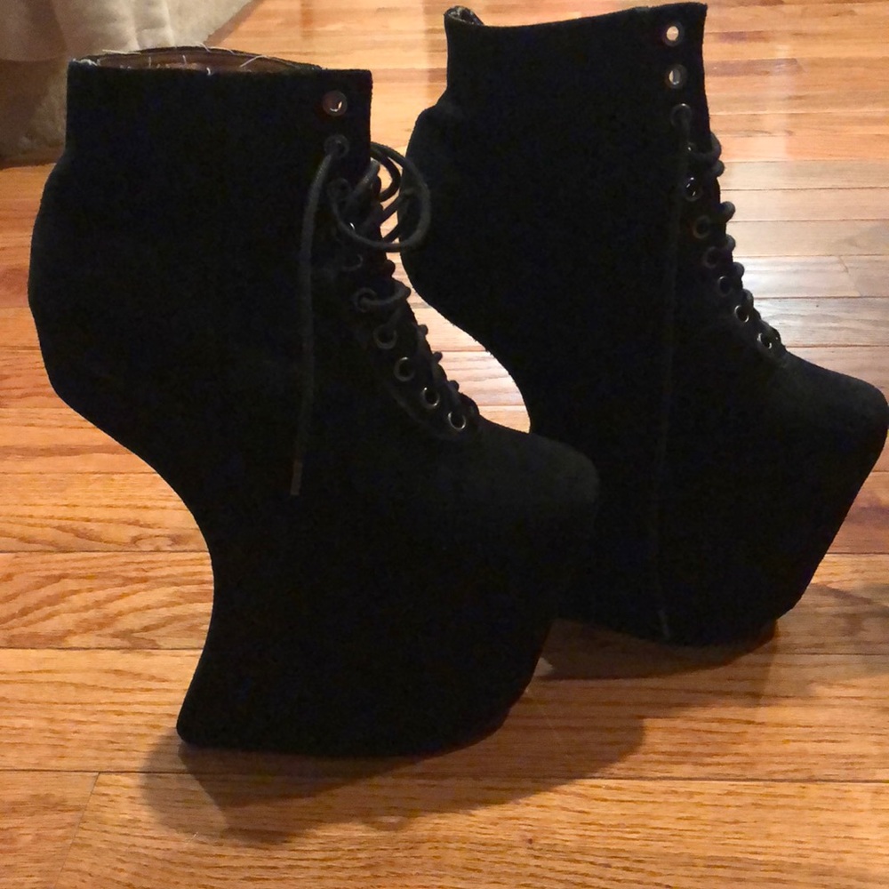 Black shoes